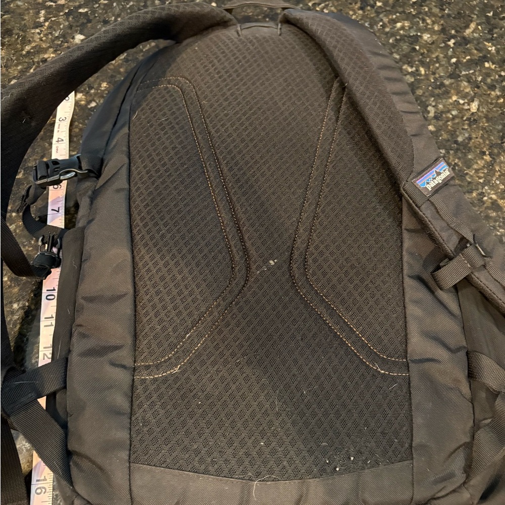 Patagonia Refugio 28L Black Men's Backpack - Picture 8 of 11